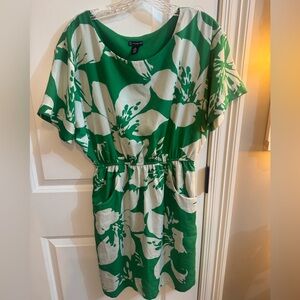 New Directions Green and White Floral Midi Dress